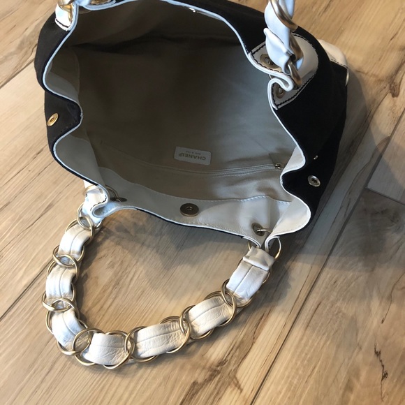 CHANEL Black Canvas white Leather CC Signature Bag - Picture 13 of 16